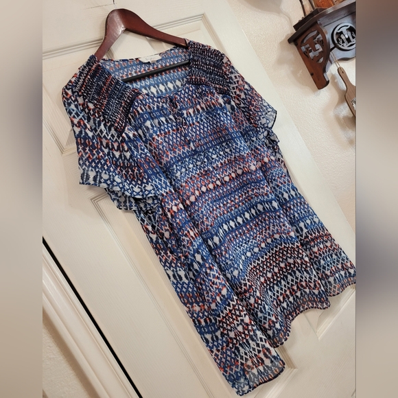 Vince Camuto Blue White Geometric Boho Print Sheer Short Sleeve Top 2X - Picture 3 of 6